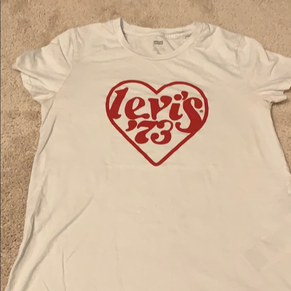 levi’s white shirt